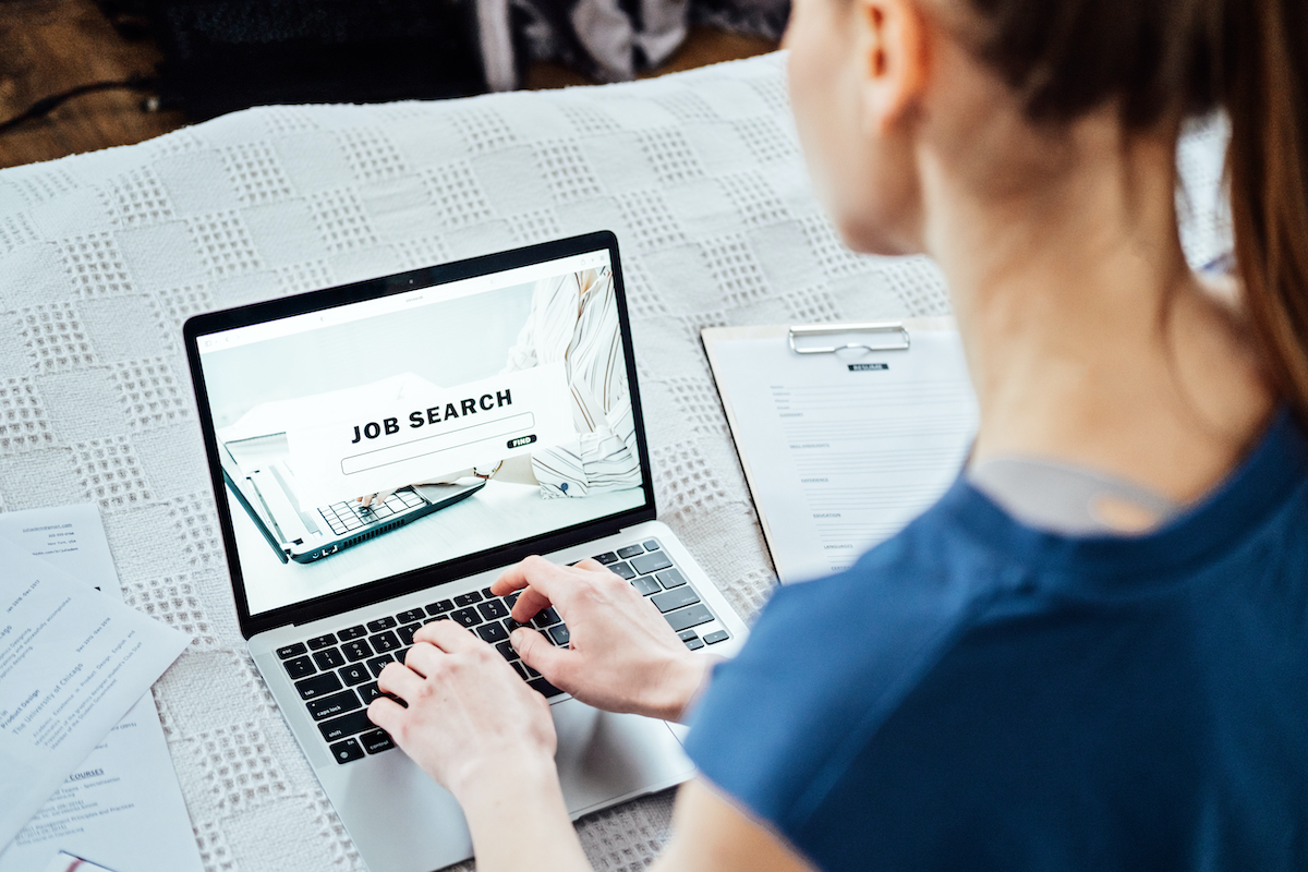 Cómo destacar en plataformas de empleo en línea