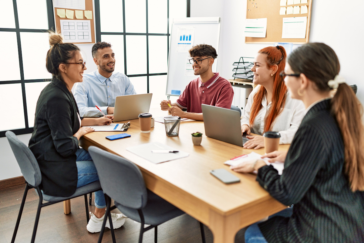 Cómo crear una cultura empresarial atractiva para el talento joven